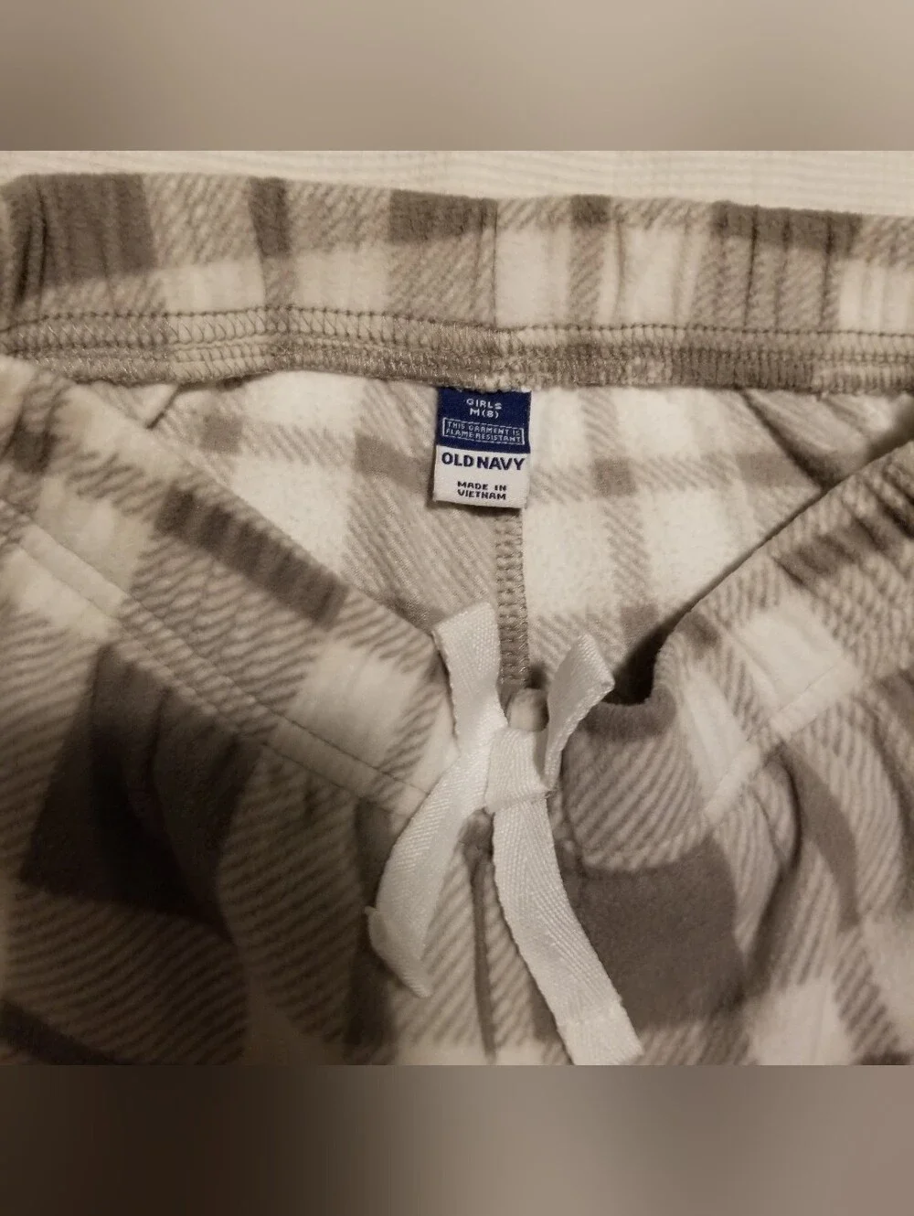 Old Navy Medium Gray And White Plaid Fleece Pajama Pants With Ribbed Cuffs